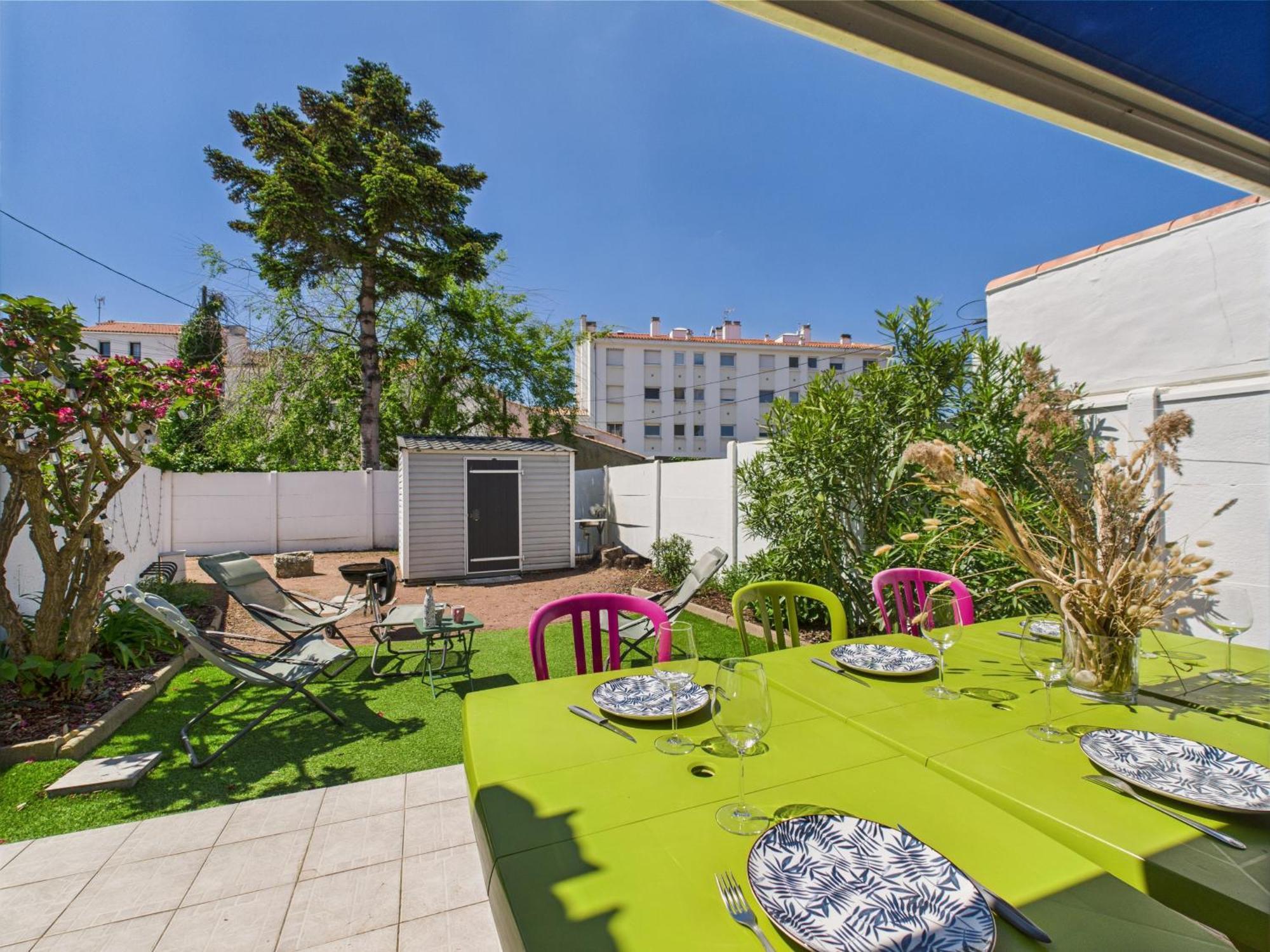 Entre Coeur De Ville Et Plage, Maison Pour 8 Saint-Gilles-Croix-de-Vie Exterior foto